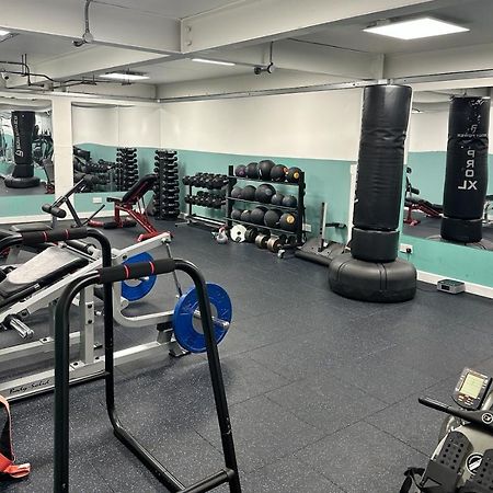 Circa17- Entire Apt, Free Parking, Gym, City Central & Free Netflix Бракнел Екстериор снимка