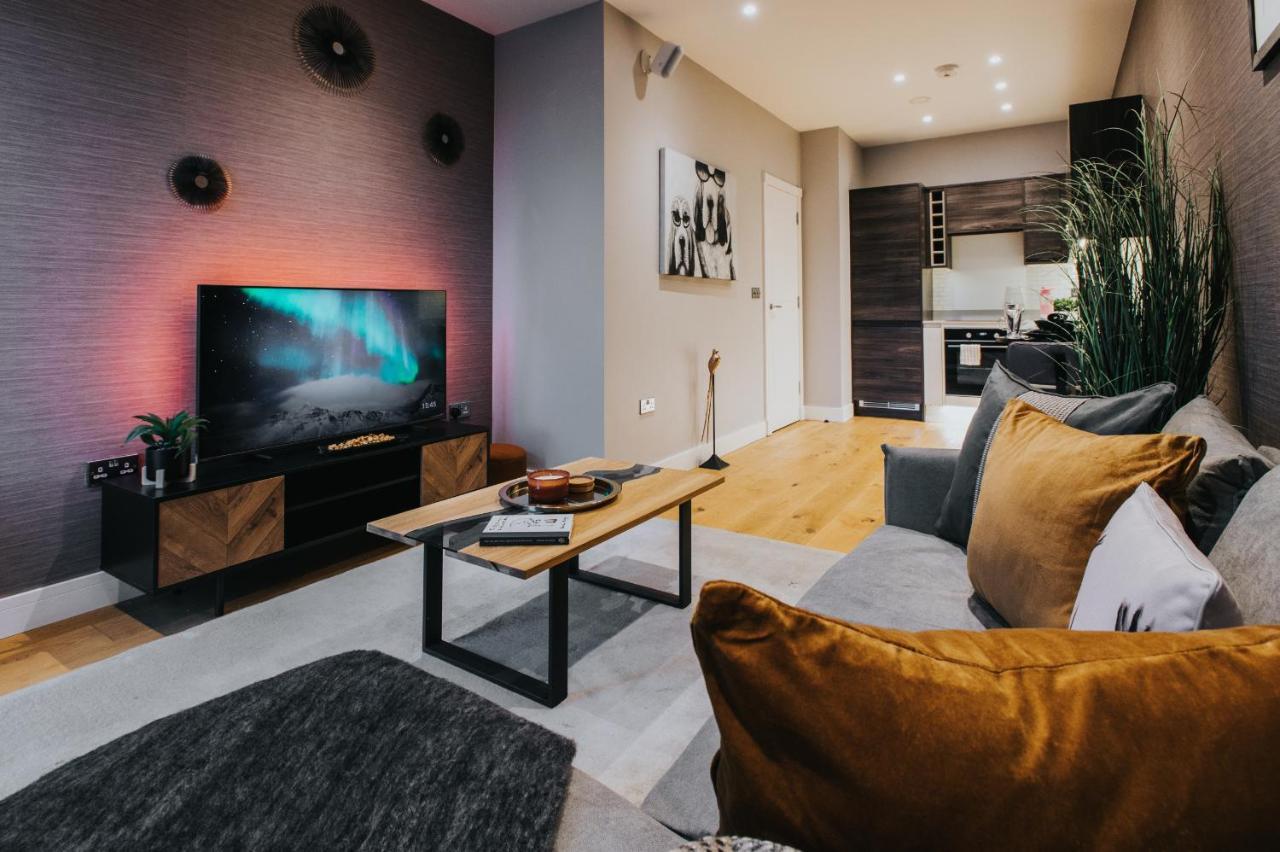 Circa17- Entire Apt, Free Parking, Gym, City Central & Free Netflix Бракнел Екстериор снимка
