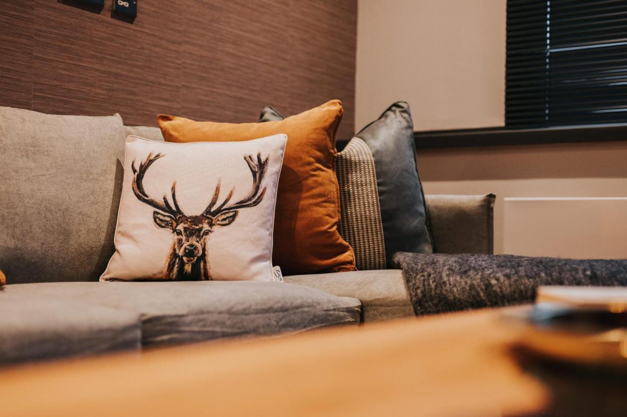 Circa17- Entire Apt, Free Parking, Gym, City Central & Free Netflix Бракнел Екстериор снимка