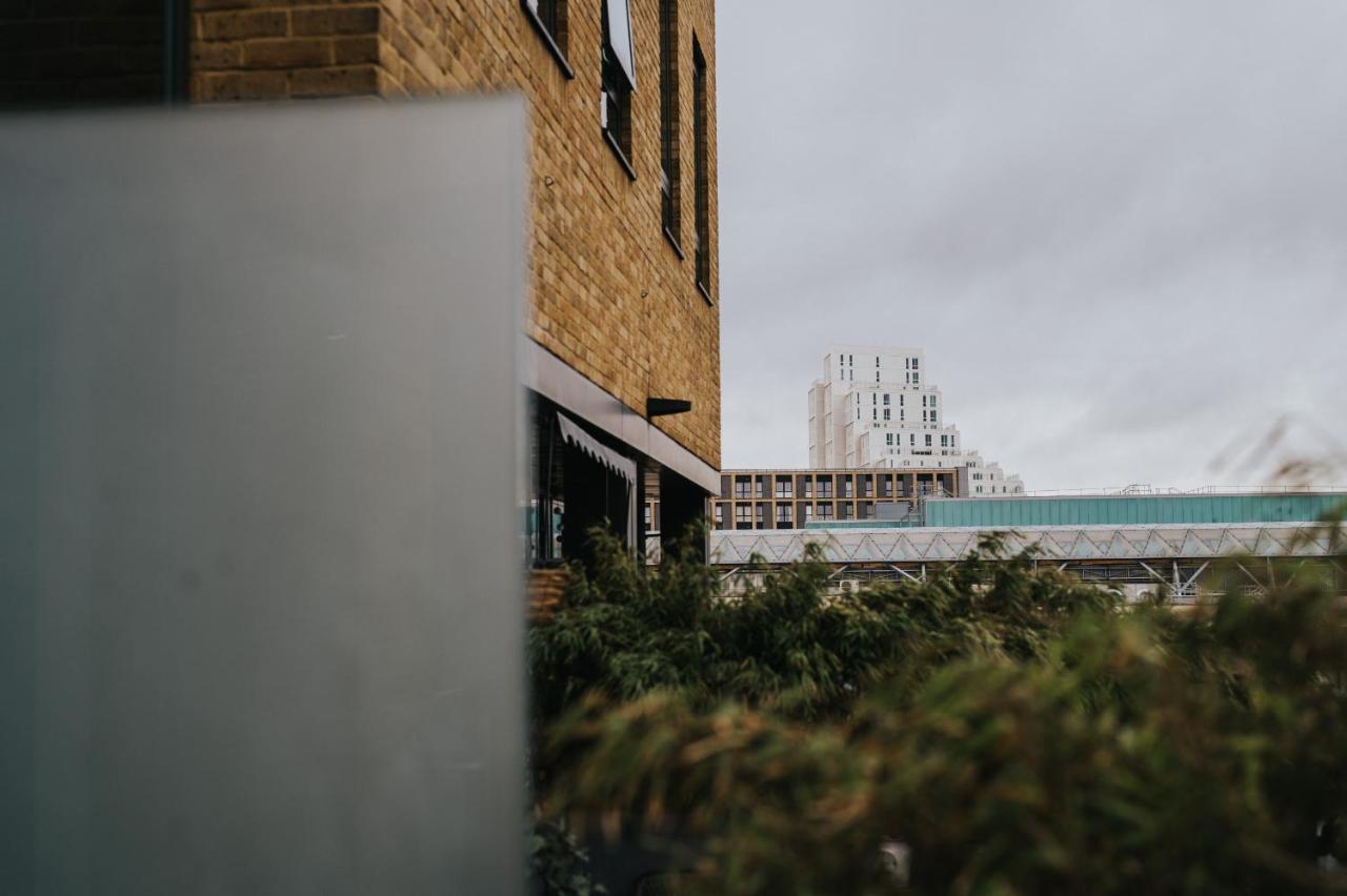 Circa17- Entire Apt, Free Parking, Gym, City Central & Free Netflix Бракнел Екстериор снимка